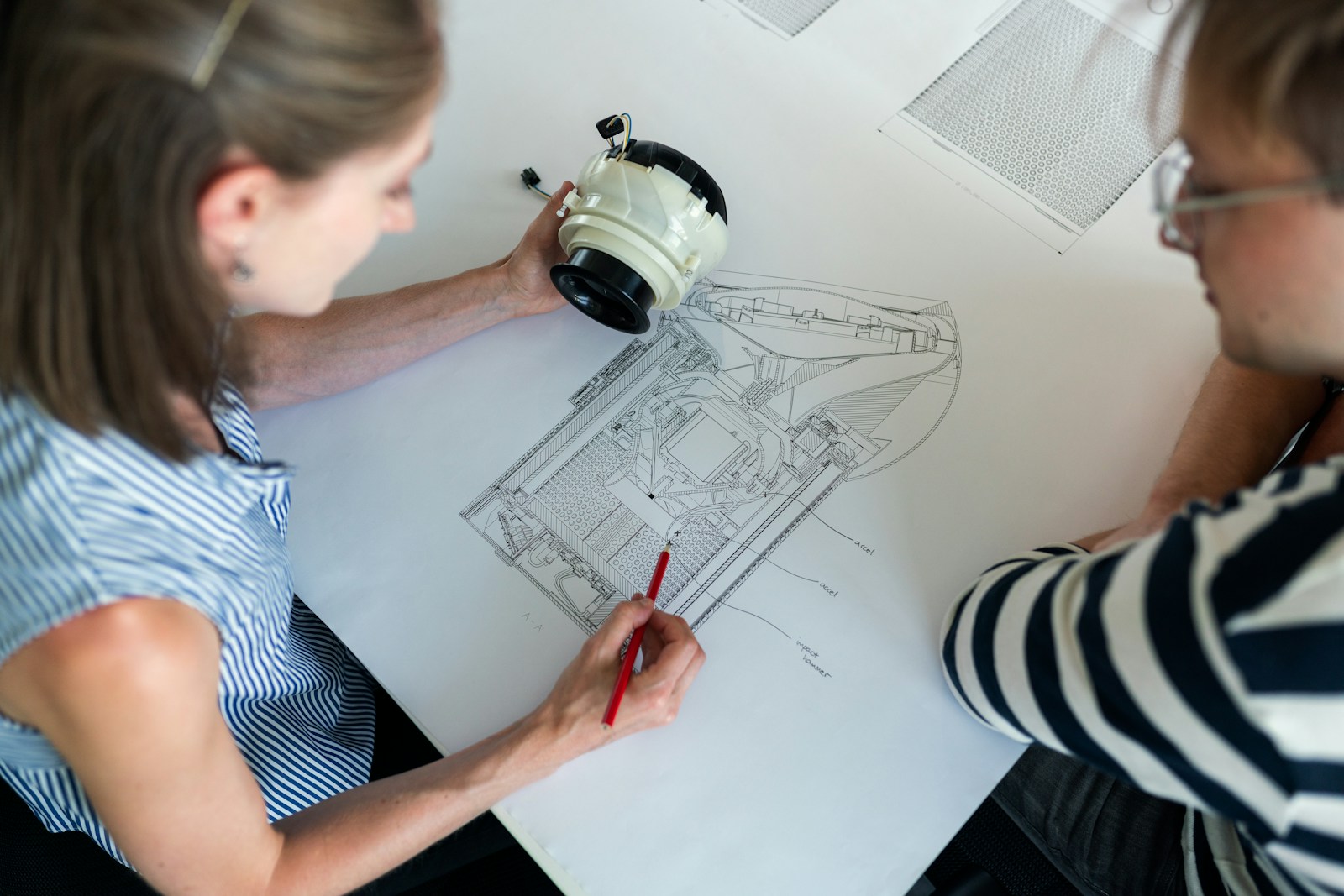 Service Project Engineering Uniserve for Trading and Contracting — Your Partner for Engineered Systems